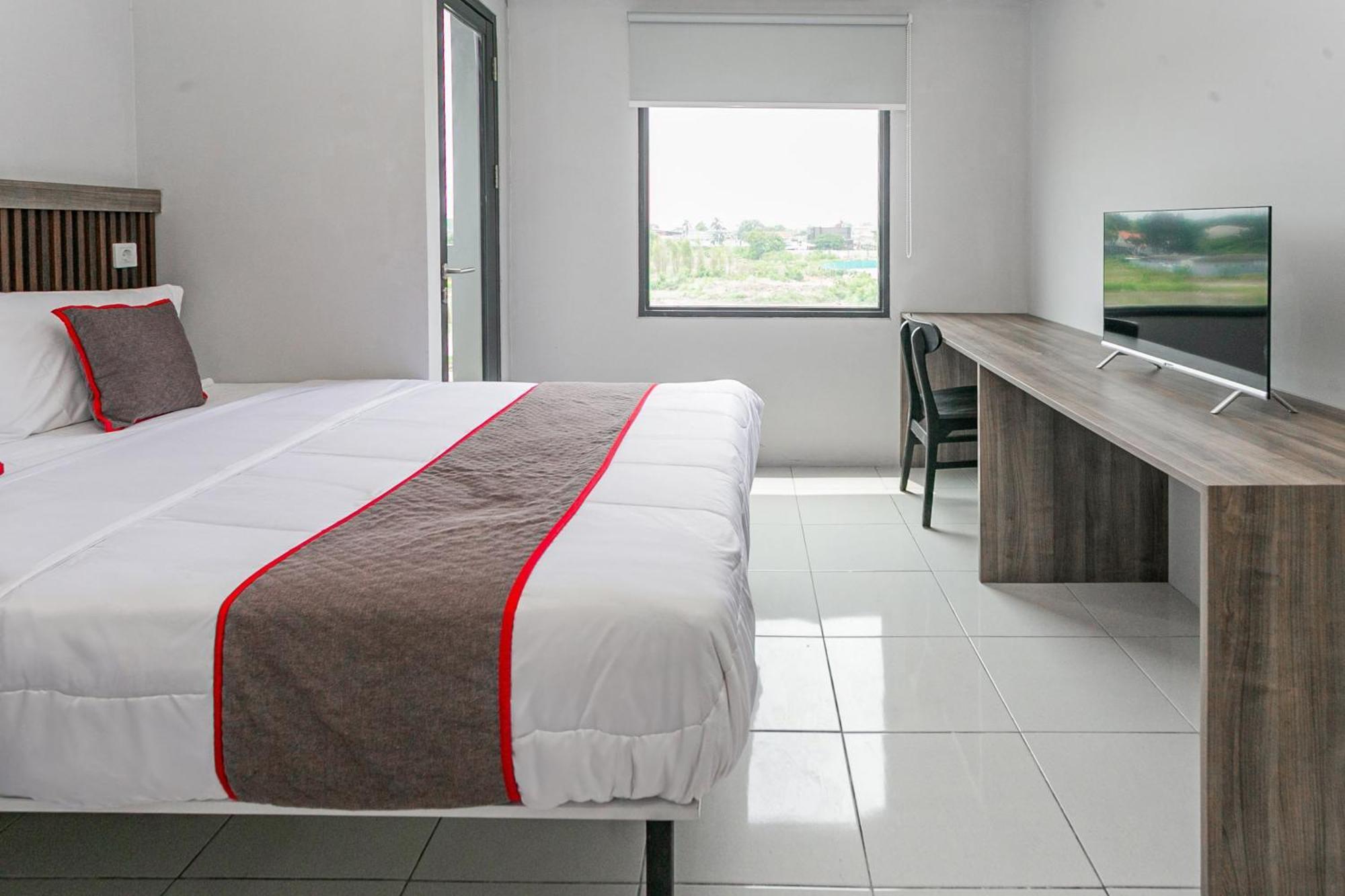 Hotel O Apartment Riverdale Cikarang Near Sgc Mall Bekasi Exterior foto